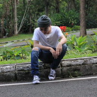 BREAKING NEWS (Single)