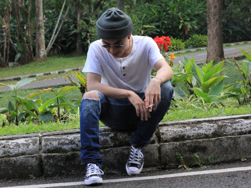 BREAKING NEWS (Single)