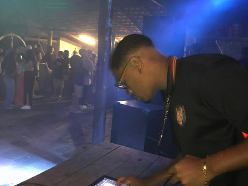 2 MINUTOS DE TIKTOK PRA ELAS (Single)