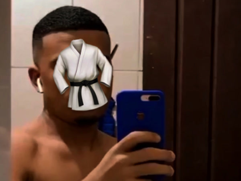 # FOTO É SÓ COM EMOJI NA CARA (Single)