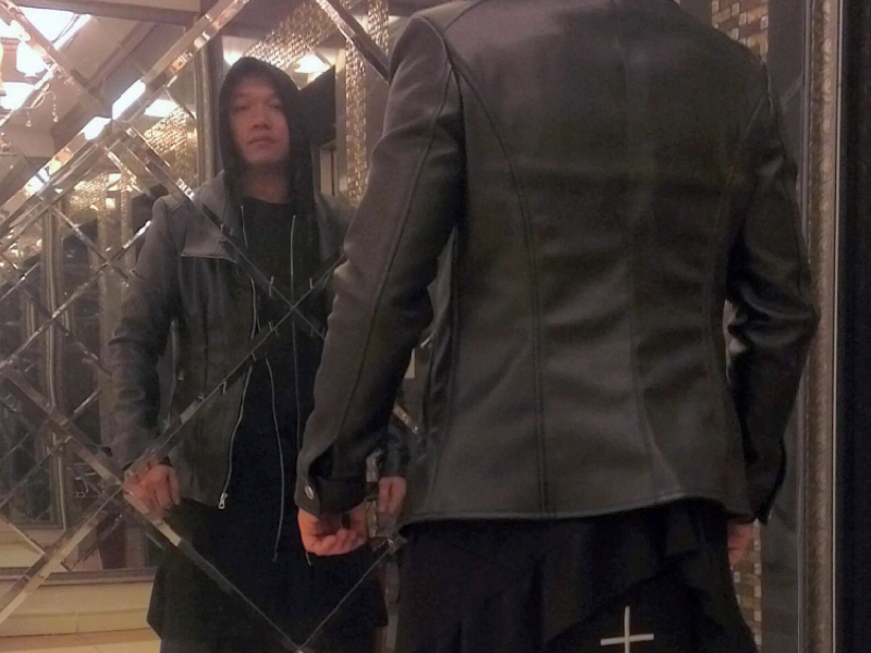 Thế Giới Ngầm (feat. Trịnh Quang Khánh)