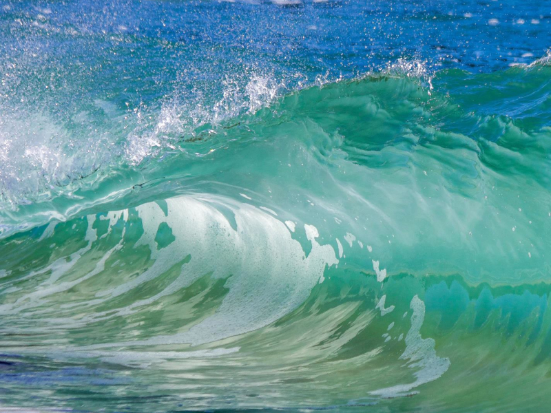 Soothing Waves Crashing on a Beach (Single)