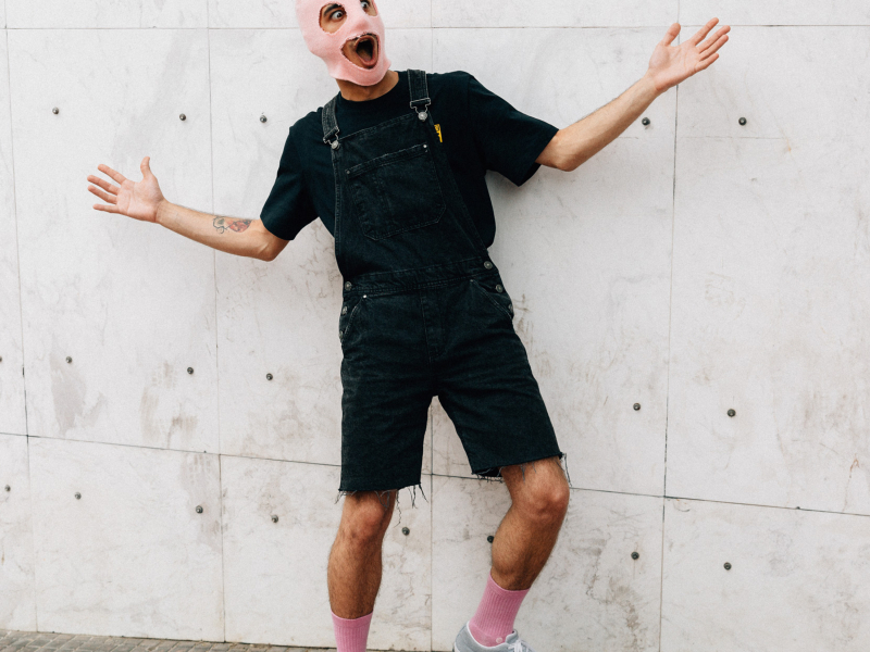 Black & Decker (Single)