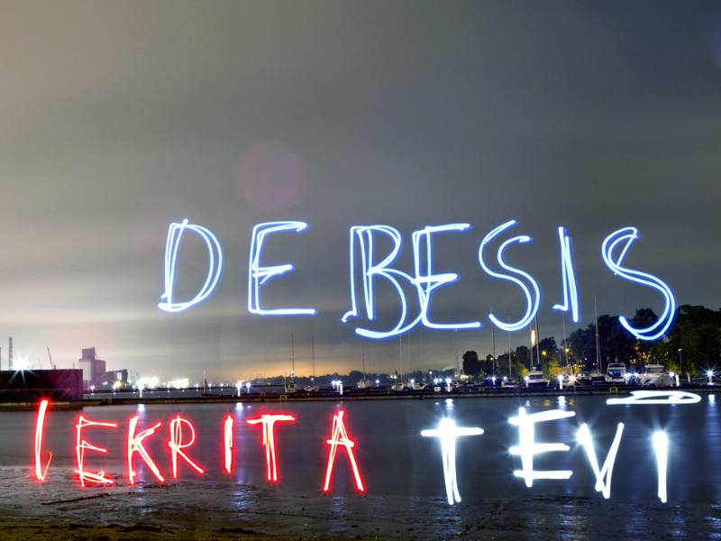 Debesis iekrita tevī (Single)