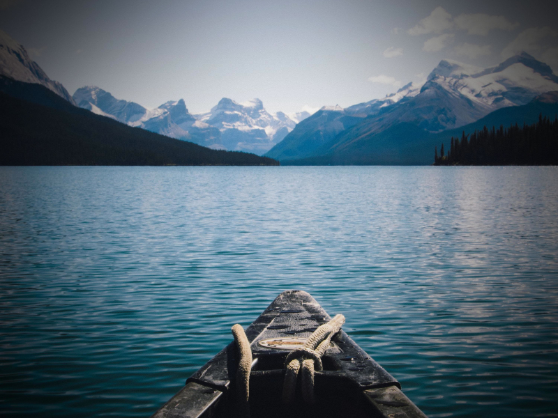 Rowing Boat in Lake Sound to Relax and Daydream (Single)
