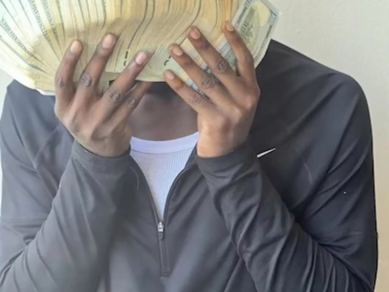 Love Me Or Hate Me (Single)