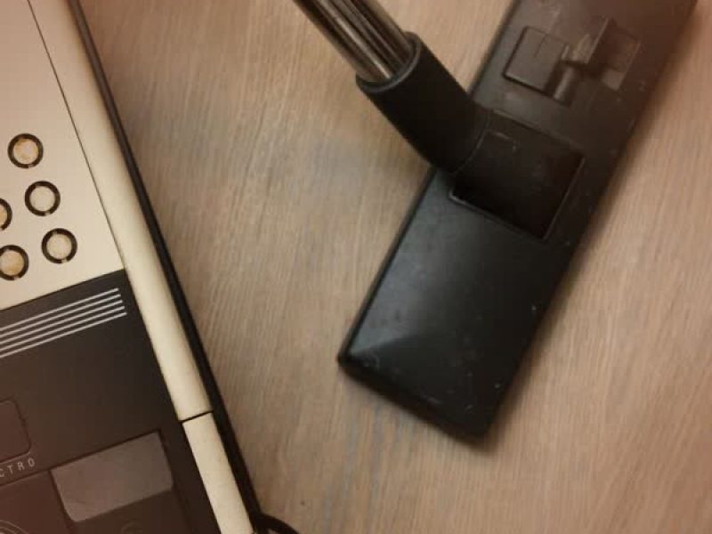 Vacuum Cleaner Sound for Relaxation with White Noise (Single)