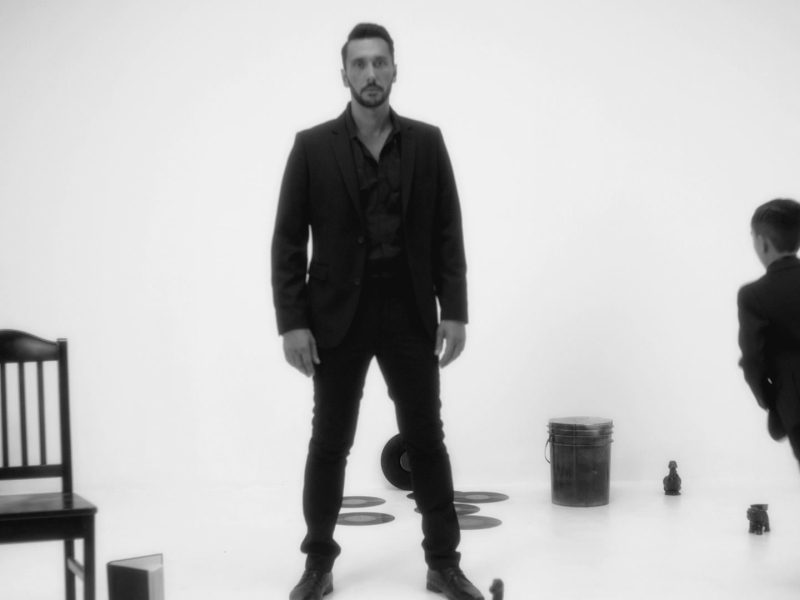 Love Again (MV) (Single)