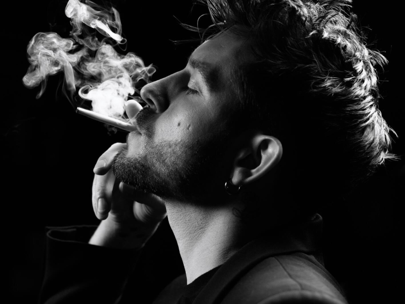 Kiss The Sky (Single)