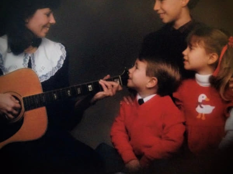 Hollow Horses (Single)