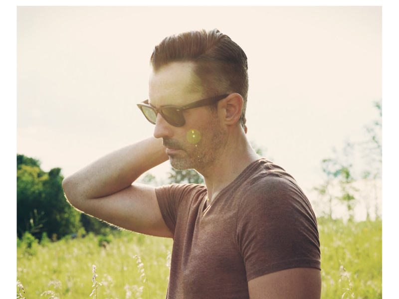 Ghost Light (Deluxe)