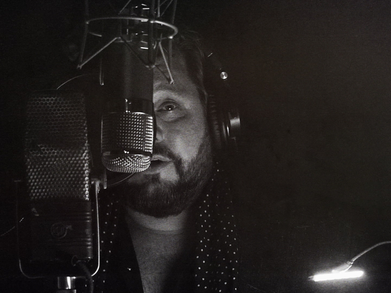 Famous Blue Raincoat (MV) (Single)