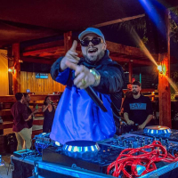 Se Ela Ta Com a Amiga No Pĩao (Single)