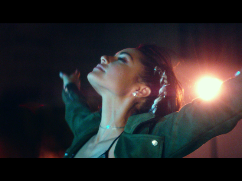 Me Siento Bien (MV) (Single)