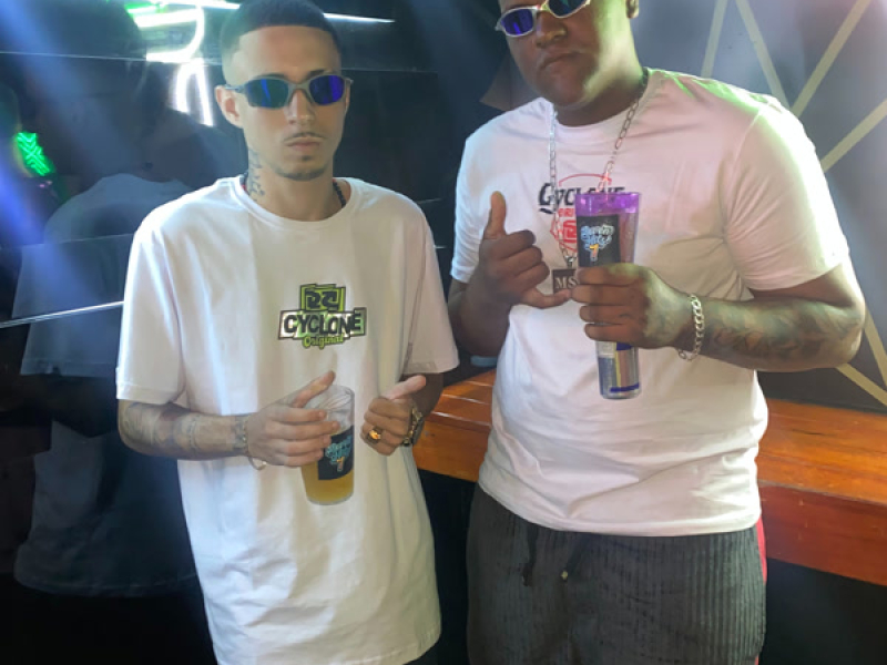 SE TEM UMA COISA Q EU NÃO CANSO (Single)