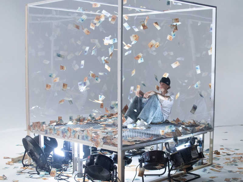 IM GLASHAUS MIT SCHEINEN WERFEN (Single)