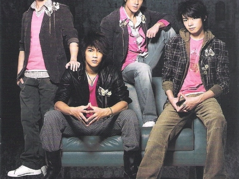 首张同名专辑 / Album Cùng Tên