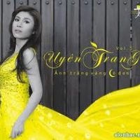 Ánh Trăng Vàng Cô Đơn