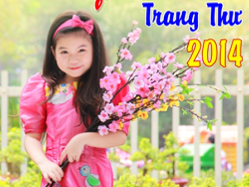 Bé Mừng Đón Xuân